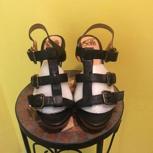 NEW Sofft sandals with platform for comfort